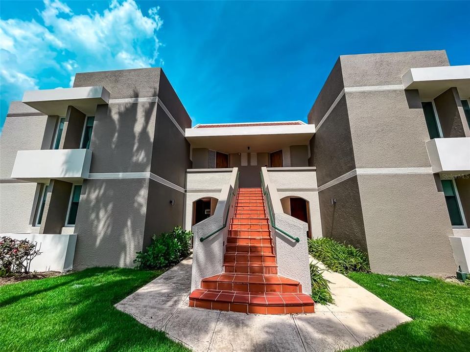 For Sale: $450,000 (3 beds, 2 baths, 1747 Square Feet)