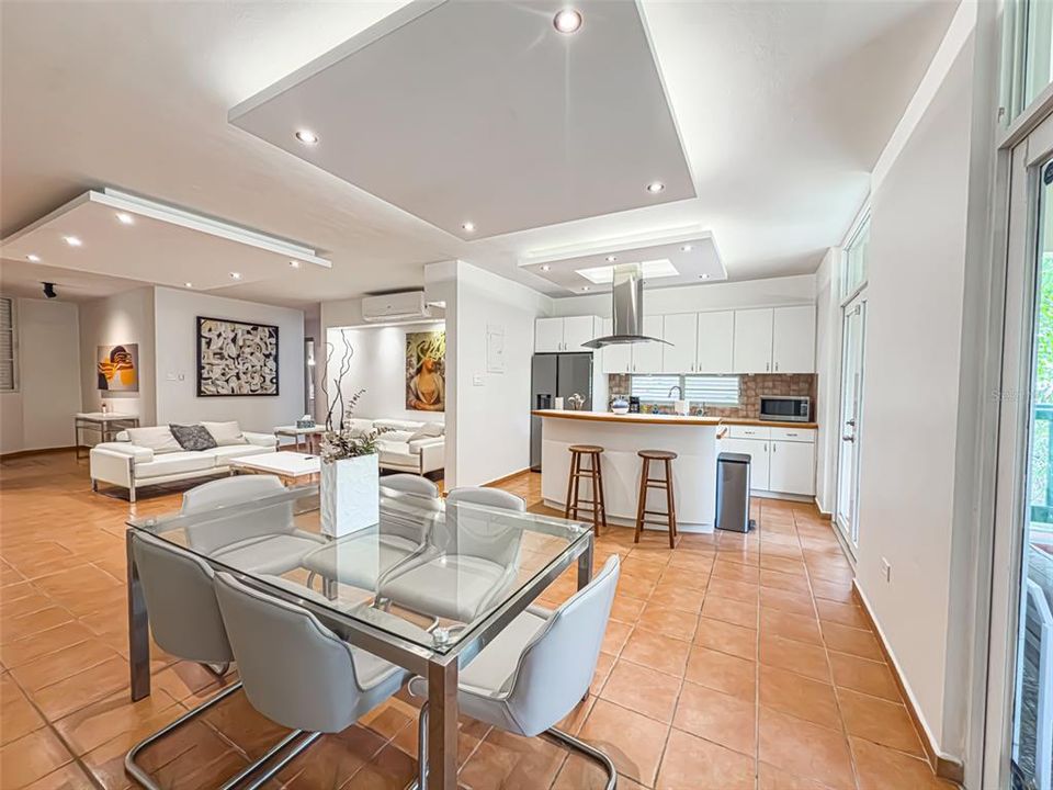 For Sale: $450,000 (3 beds, 2 baths, 1747 Square Feet)