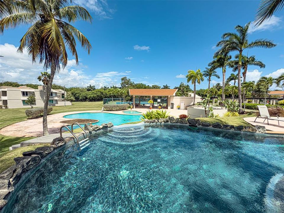 For Sale: $450,000 (3 beds, 2 baths, 1747 Square Feet)