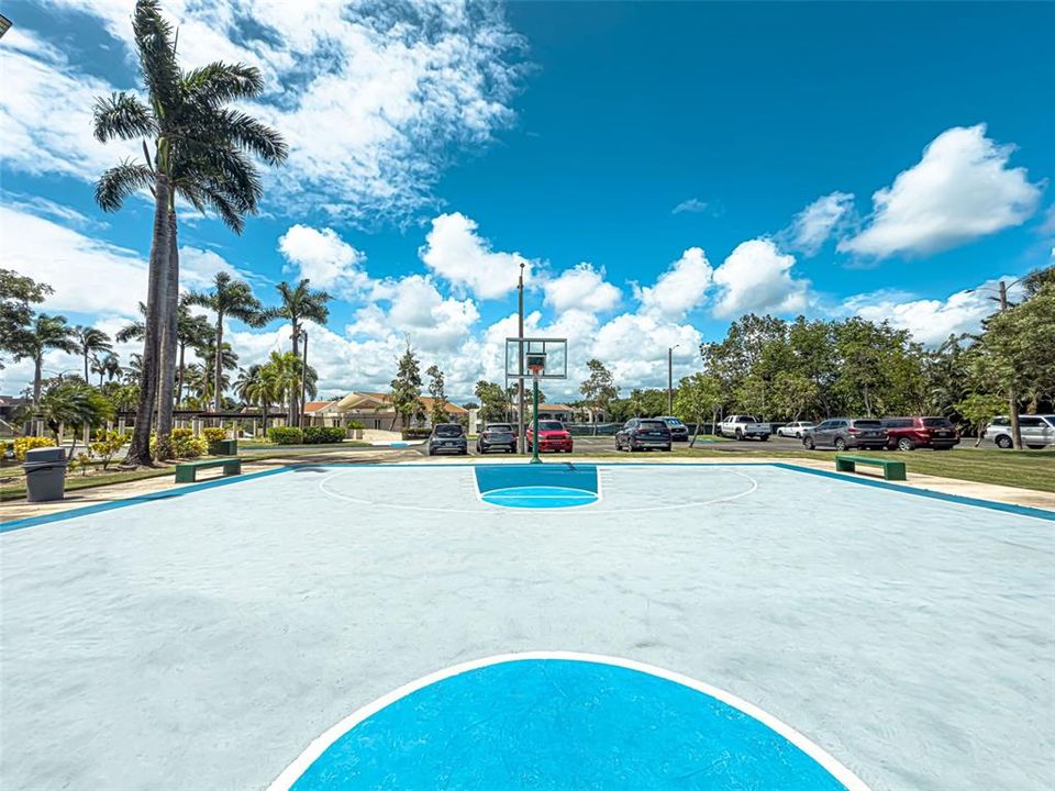 For Sale: $450,000 (3 beds, 2 baths, 1747 Square Feet)