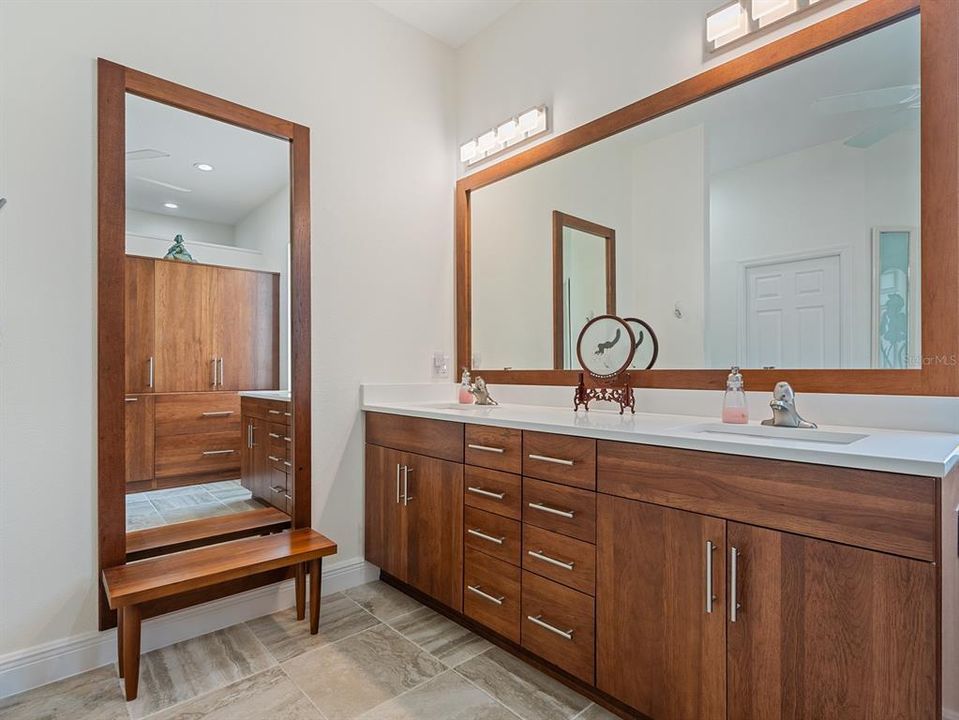 待售: $795,000 (4 贝兹, 3 浴室, 3156 平方英尺)