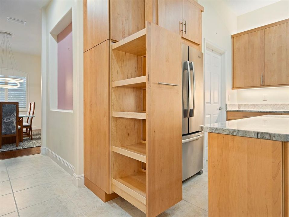 待售: $795,000 (4 贝兹, 3 浴室, 3156 平方英尺)