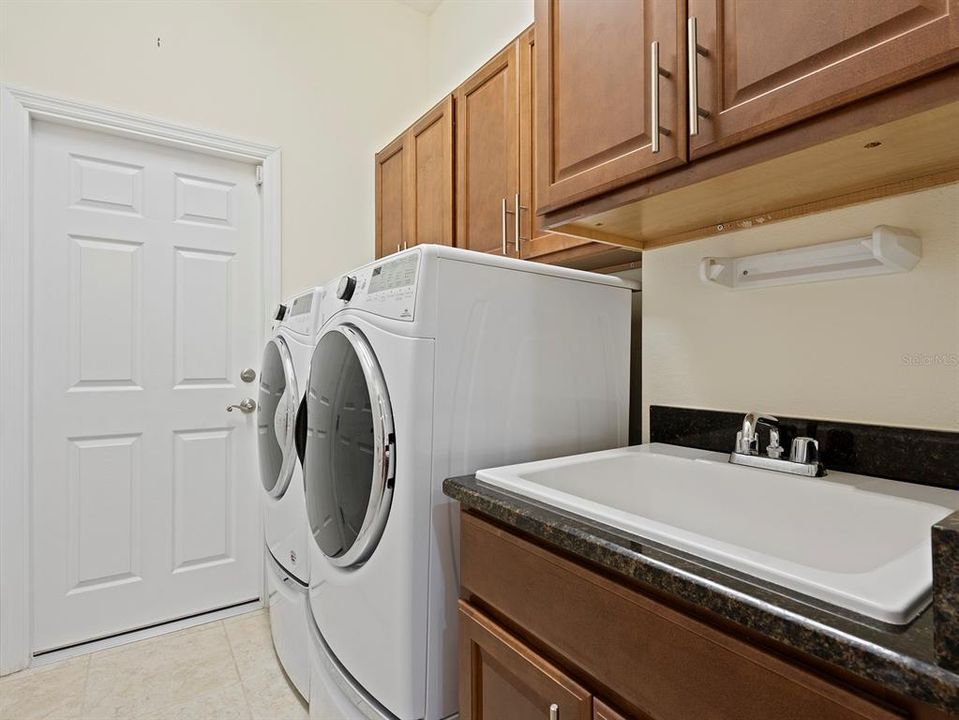 待售: $795,000 (4 贝兹, 3 浴室, 3156 平方英尺)