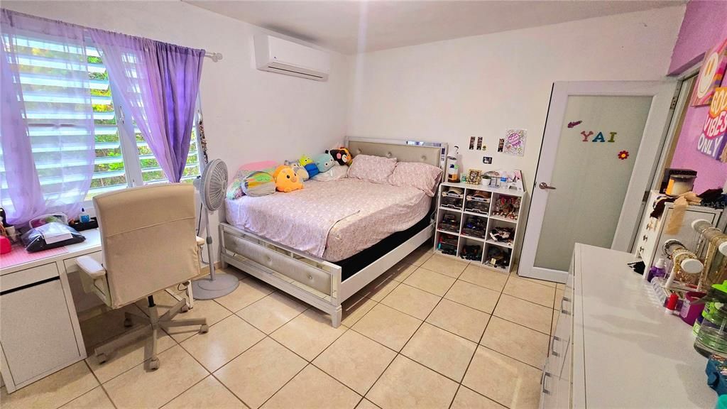 На продажу: $276,000 (4 спален, 2 ванн, 1556 Квадратных фут)