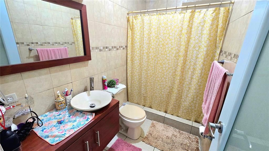 На продажу: $276,000 (4 спален, 2 ванн, 1556 Квадратных фут)