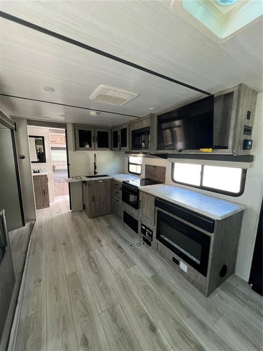 For Sale: $85,000 (1 beds, 1 baths, 400 Square Feet)