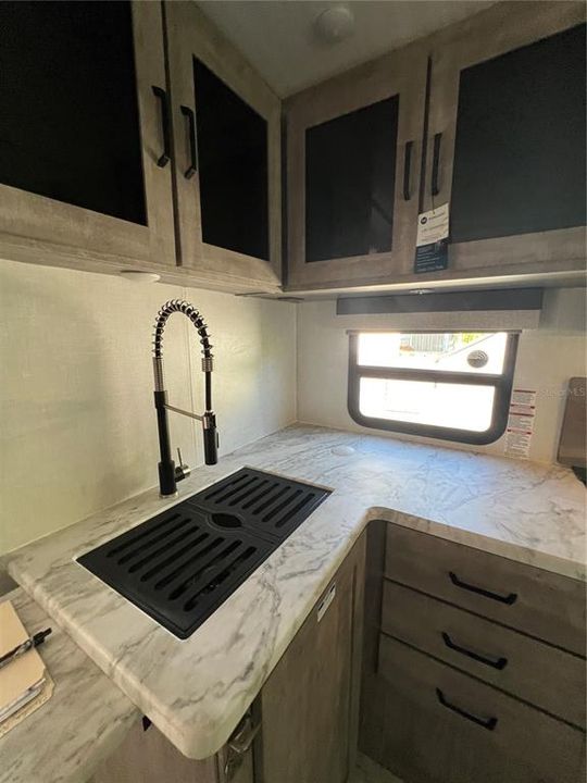 For Sale: $85,000 (1 beds, 1 baths, 400 Square Feet)