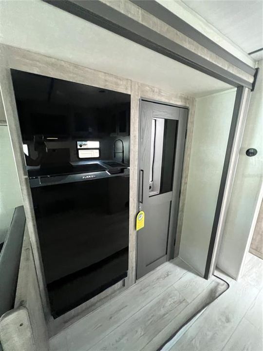 For Sale: $85,000 (1 beds, 1 baths, 400 Square Feet)