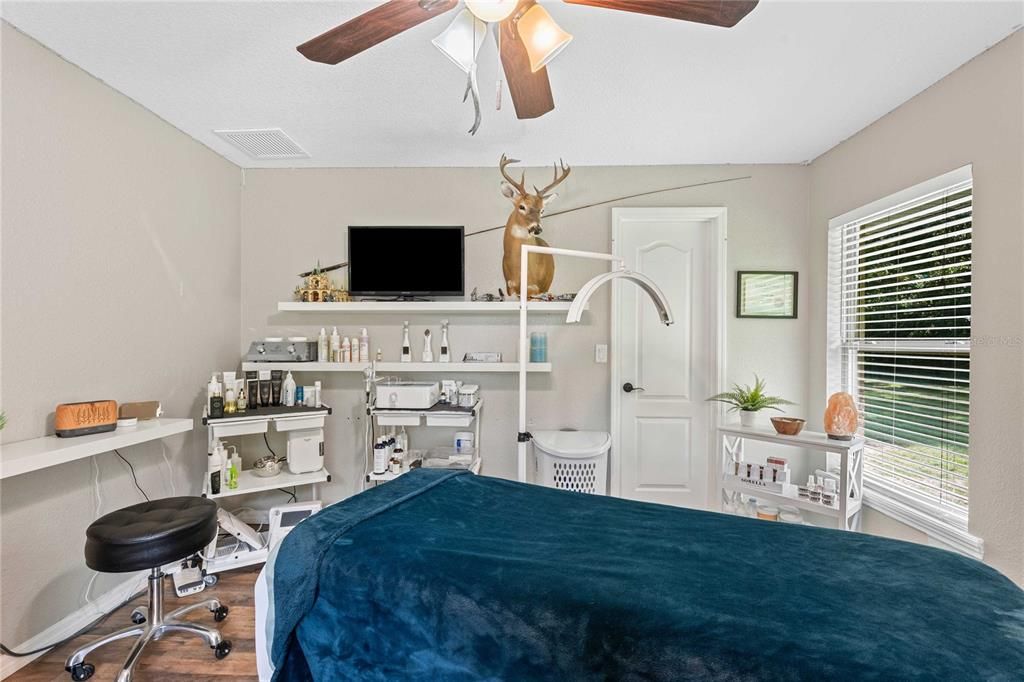 For Sale: $850,000 (3 beds, 3 baths, 2440 Square Feet)