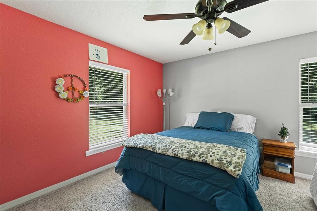 For Sale: $850,000 (3 beds, 3 baths, 2440 Square Feet)