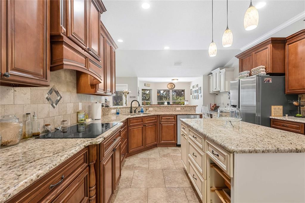 For Sale: $850,000 (3 beds, 3 baths, 2440 Square Feet)