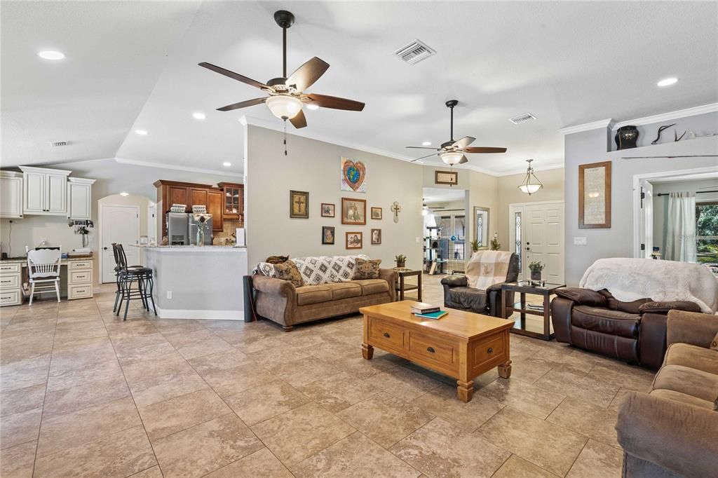 For Sale: $850,000 (3 beds, 3 baths, 2440 Square Feet)