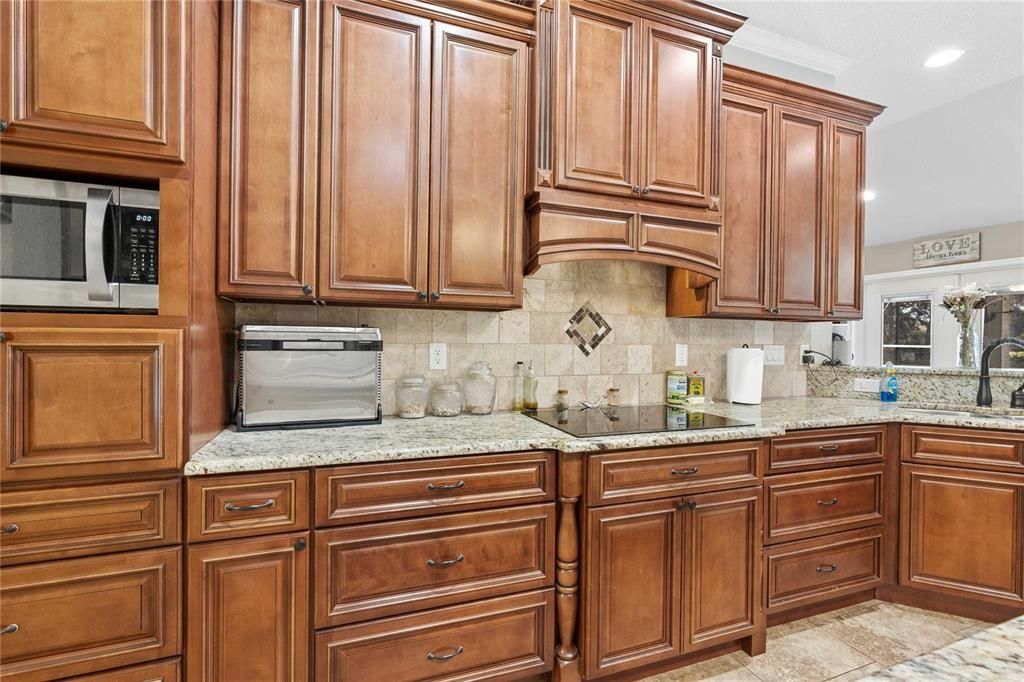 For Sale: $850,000 (3 beds, 3 baths, 2440 Square Feet)