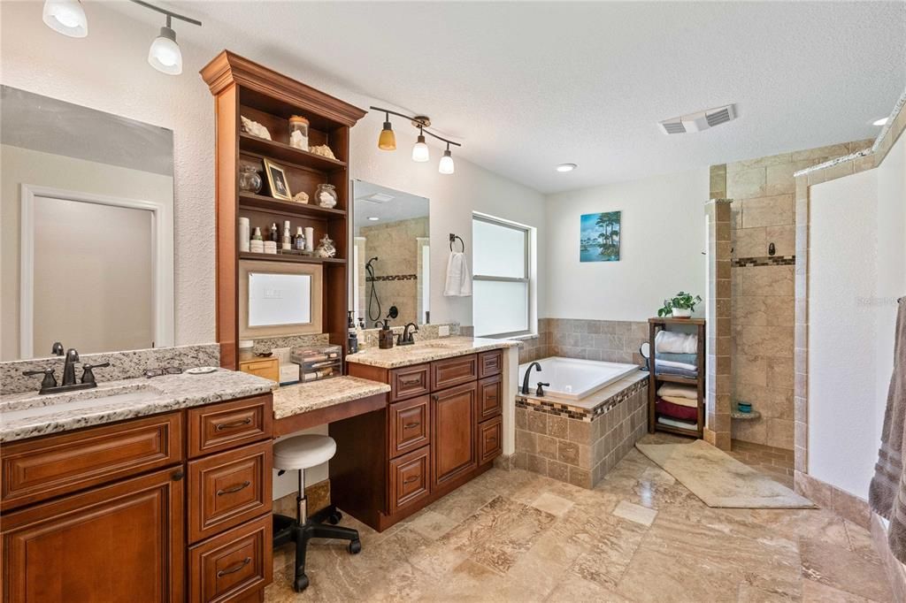 For Sale: $850,000 (3 beds, 3 baths, 2440 Square Feet)