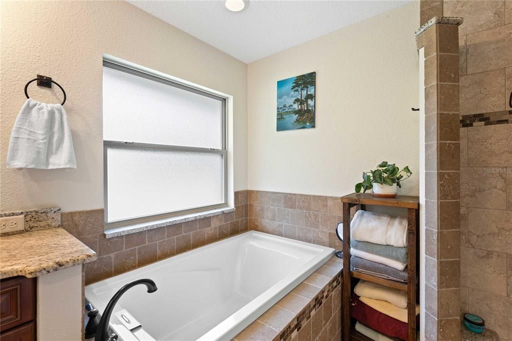 For Sale: $850,000 (3 beds, 3 baths, 2440 Square Feet)