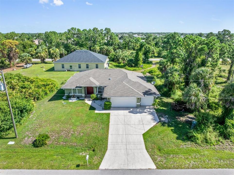 Под контрактом: $374,900 (3 спален, 2 ванн, 1596 Квадратных фут)