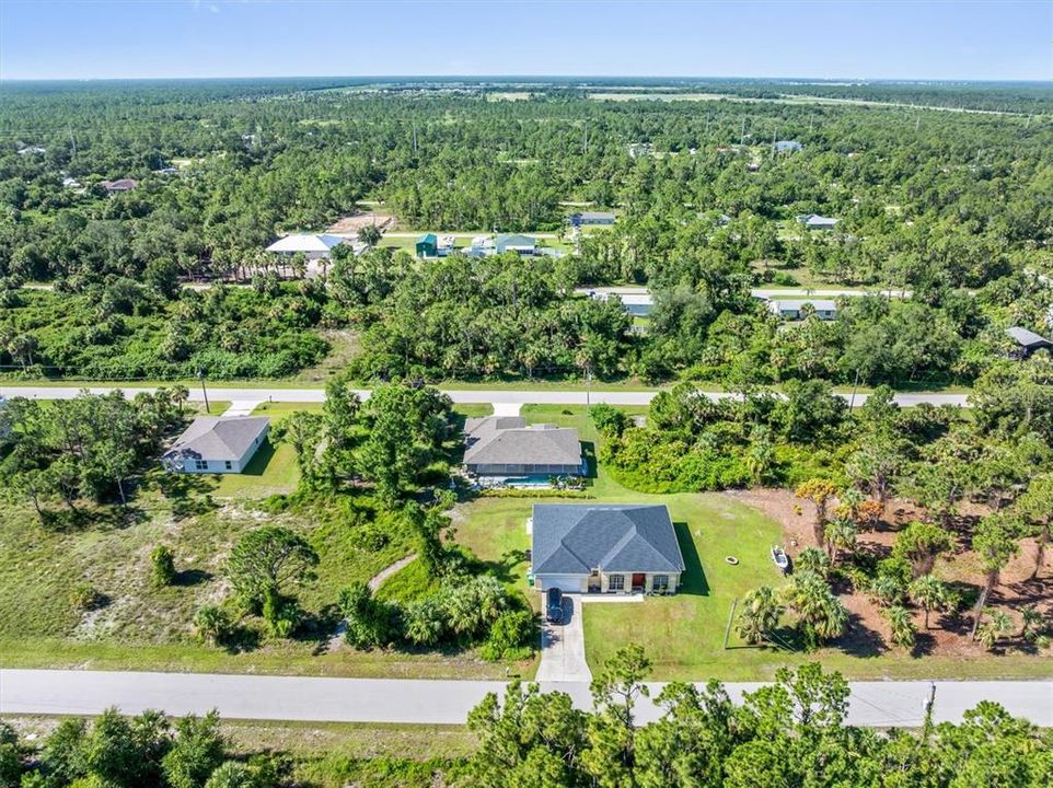 Под контрактом: $374,900 (3 спален, 2 ванн, 1596 Квадратных фут)