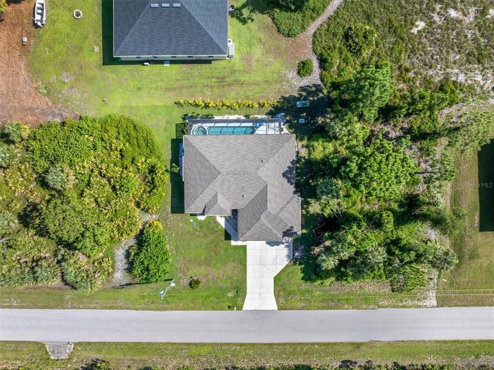 Под контрактом: $374,900 (3 спален, 2 ванн, 1596 Квадратных фут)