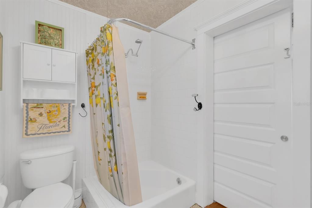 Active With Contract: $629,000 (3 beds, 2 baths, 2472 Square Feet)