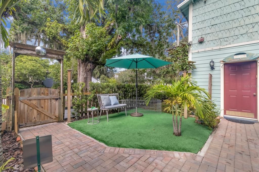 Active With Contract: $629,000 (3 beds, 2 baths, 2472 Square Feet)