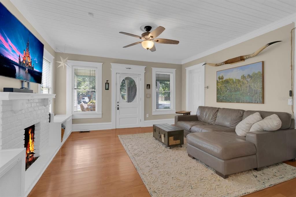 Active With Contract: $629,000 (3 beds, 2 baths, 2472 Square Feet)