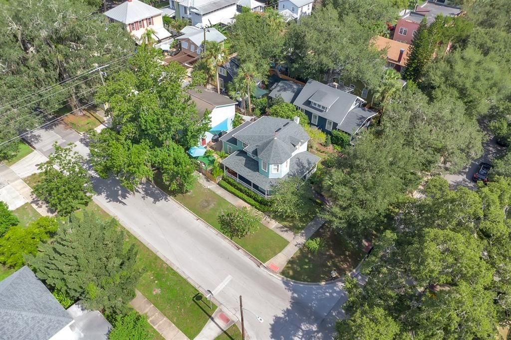 Active With Contract: $629,000 (3 beds, 2 baths, 2472 Square Feet)