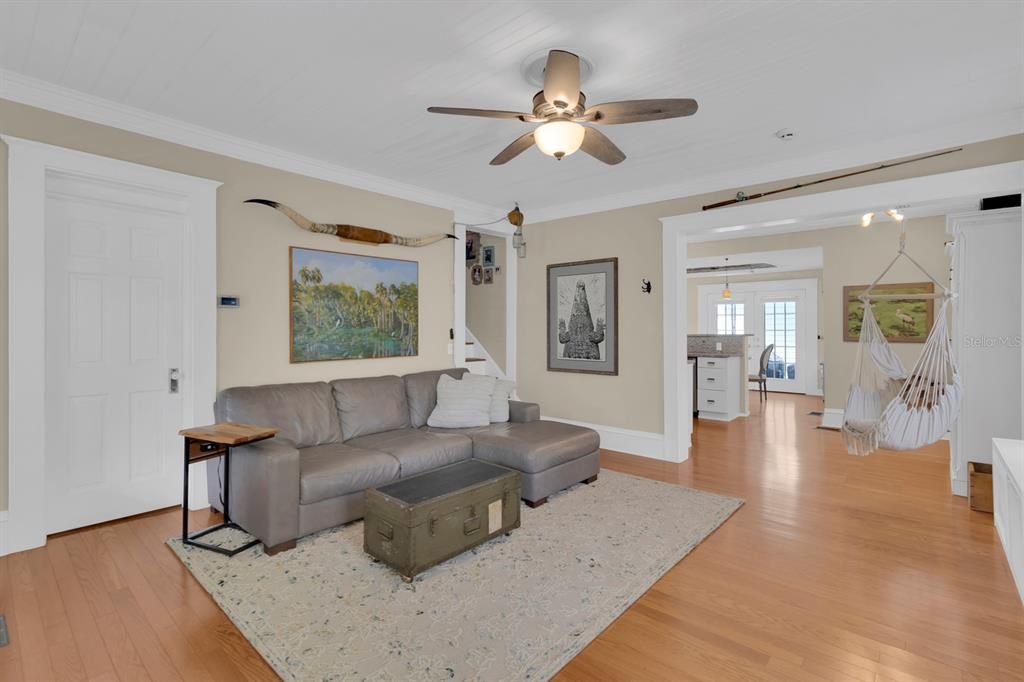 Active With Contract: $629,000 (3 beds, 2 baths, 2472 Square Feet)