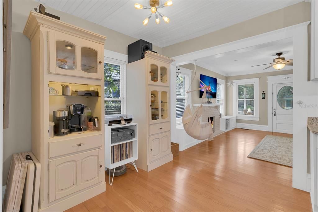 Active With Contract: $629,000 (3 beds, 2 baths, 2472 Square Feet)