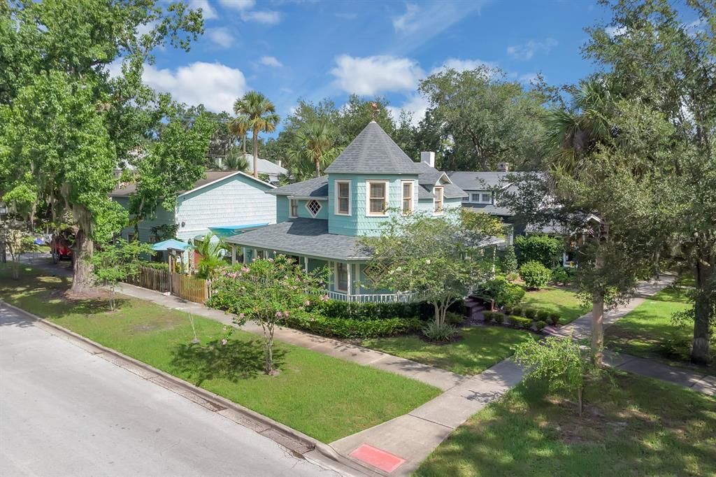 Active With Contract: $629,000 (3 beds, 2 baths, 2472 Square Feet)