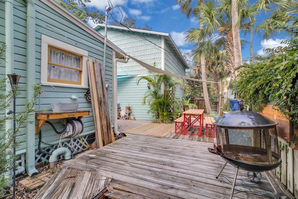 Active With Contract: $629,000 (3 beds, 2 baths, 2472 Square Feet)