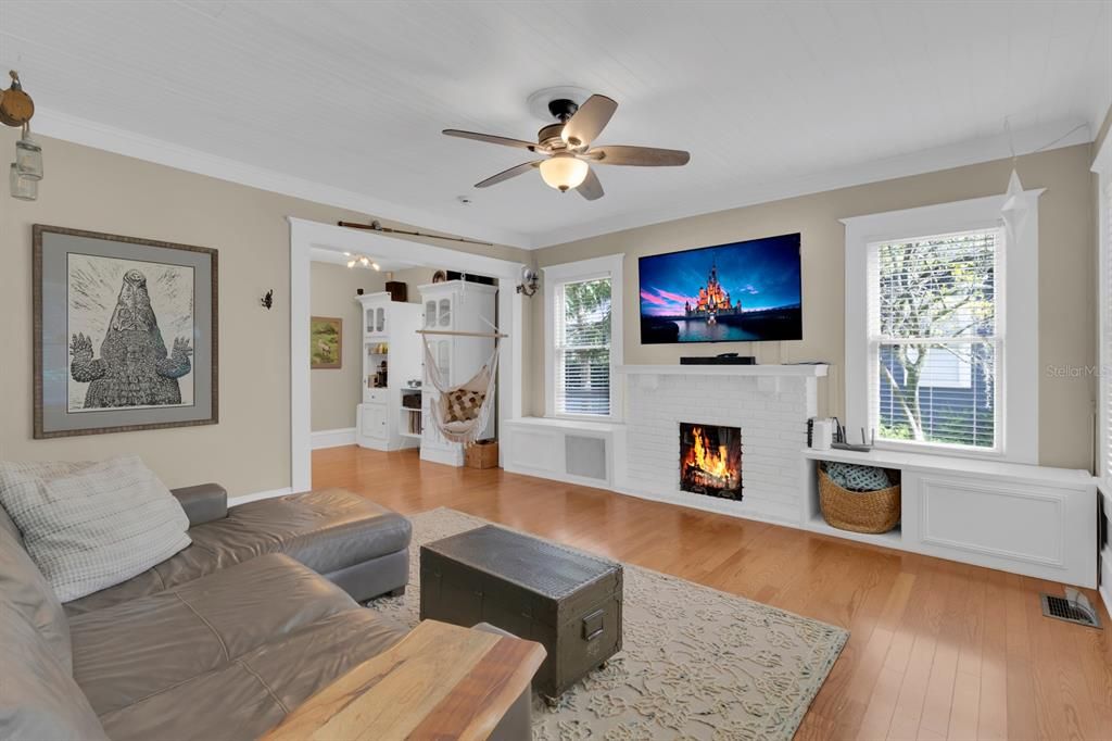 Active With Contract: $629,000 (3 beds, 2 baths, 2472 Square Feet)