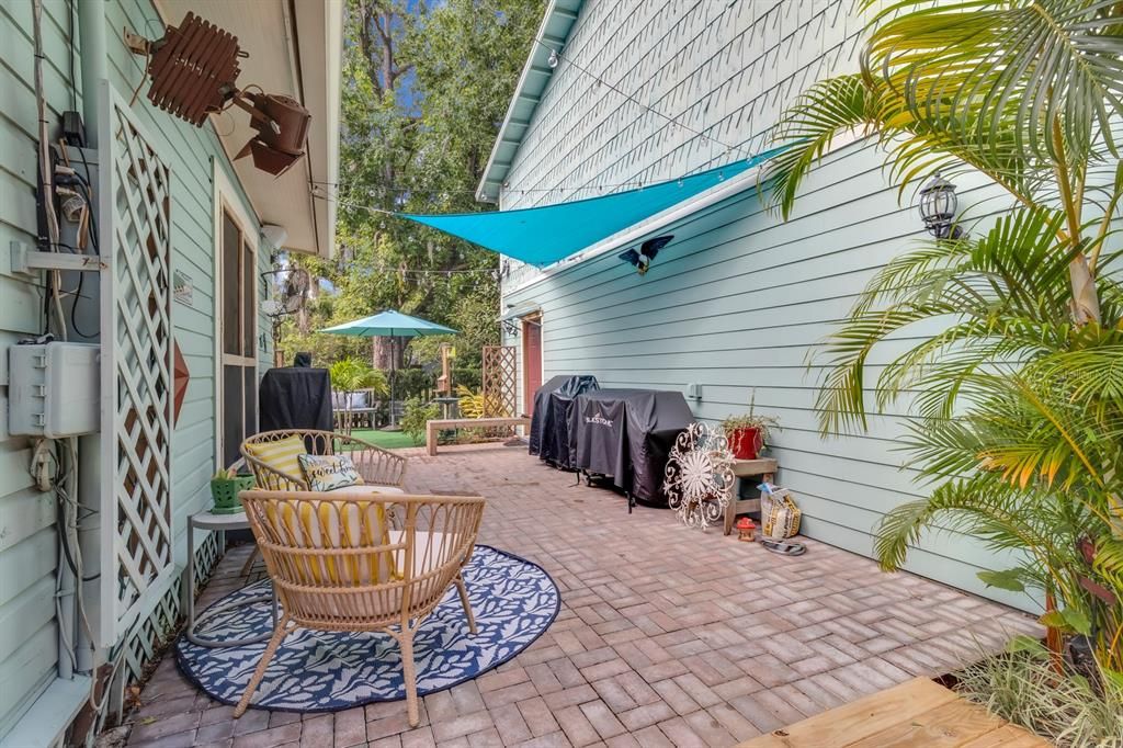 Active With Contract: $629,000 (3 beds, 2 baths, 2472 Square Feet)