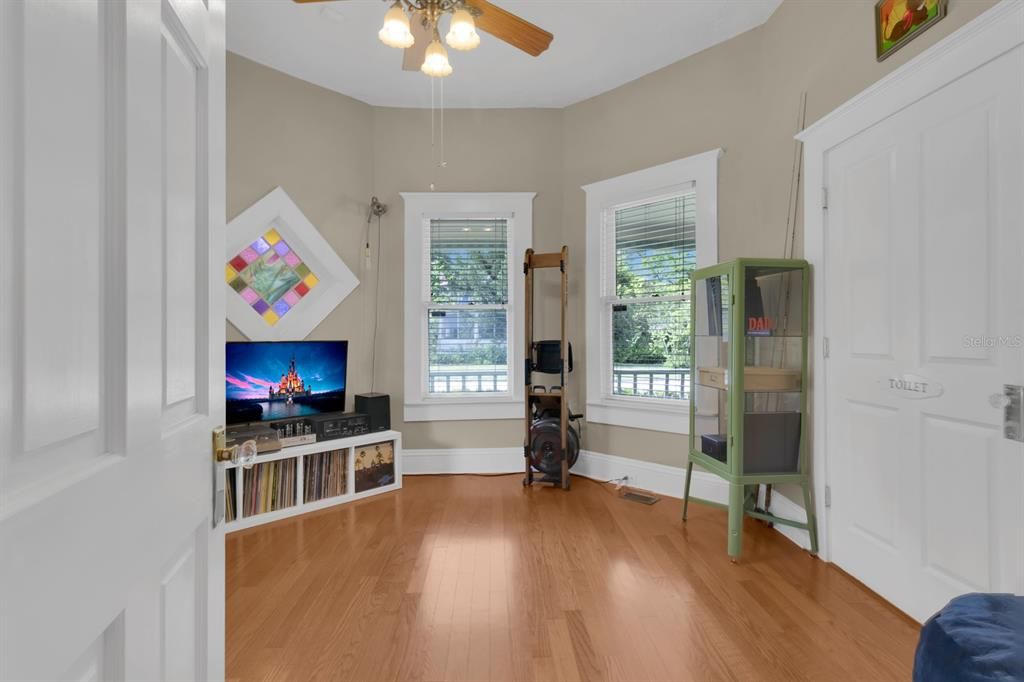 Active With Contract: $629,000 (3 beds, 2 baths, 2472 Square Feet)