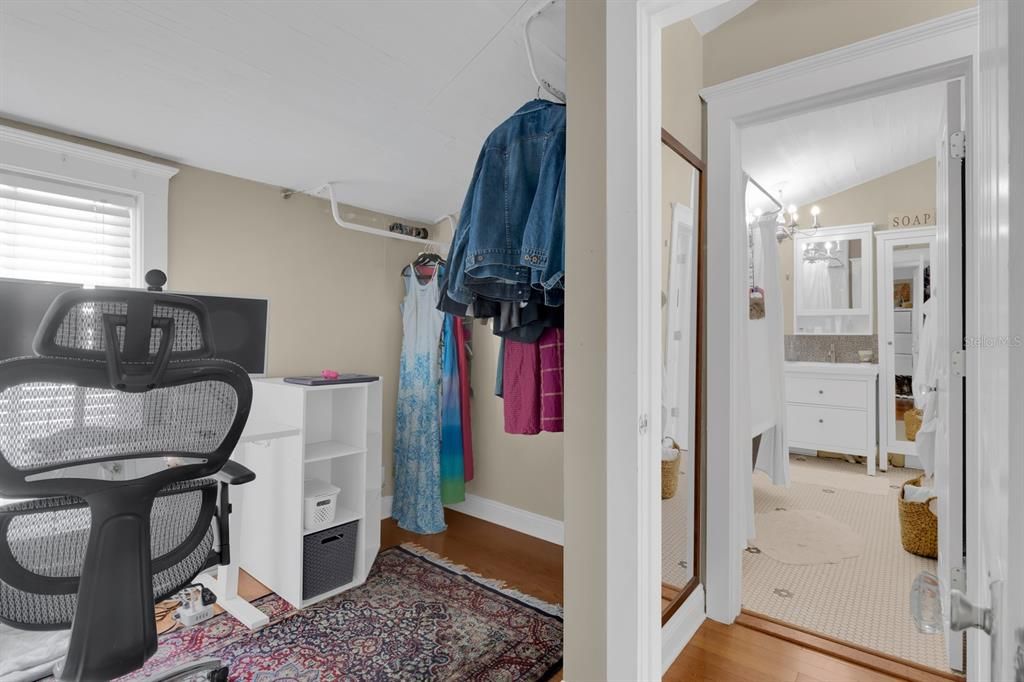 Active With Contract: $629,000 (3 beds, 2 baths, 2472 Square Feet)