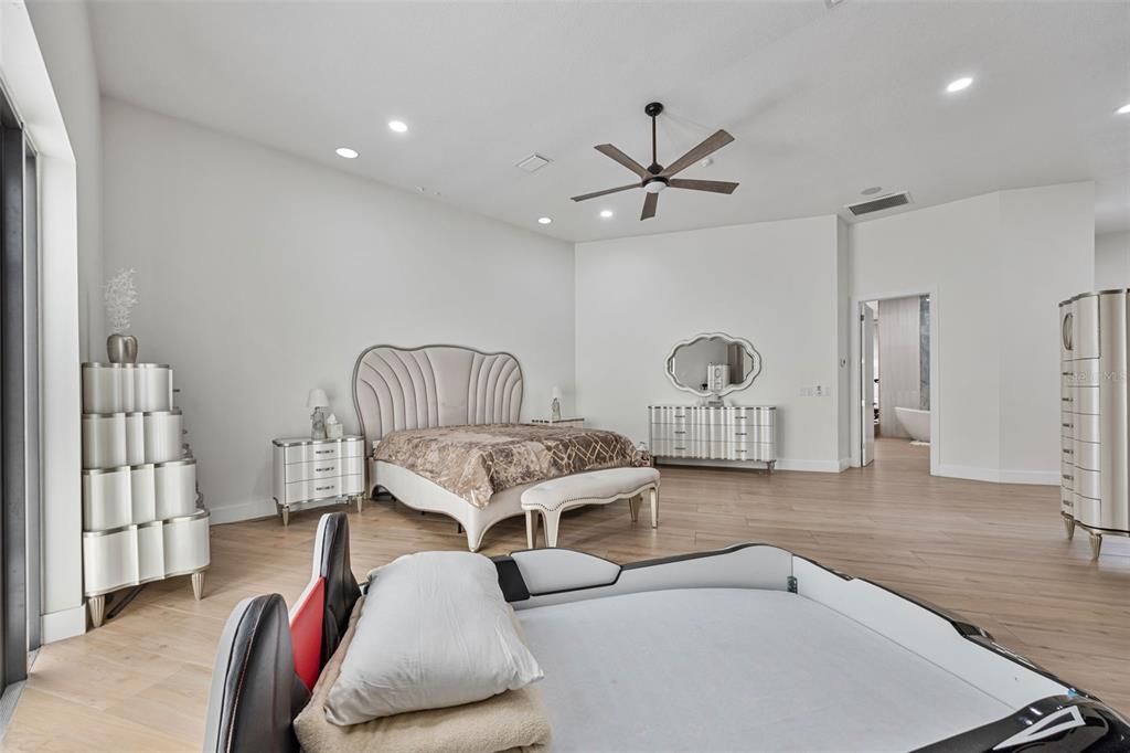 待售: $1,999,000 (4 贝兹, 3 浴室, 5220 平方英尺)