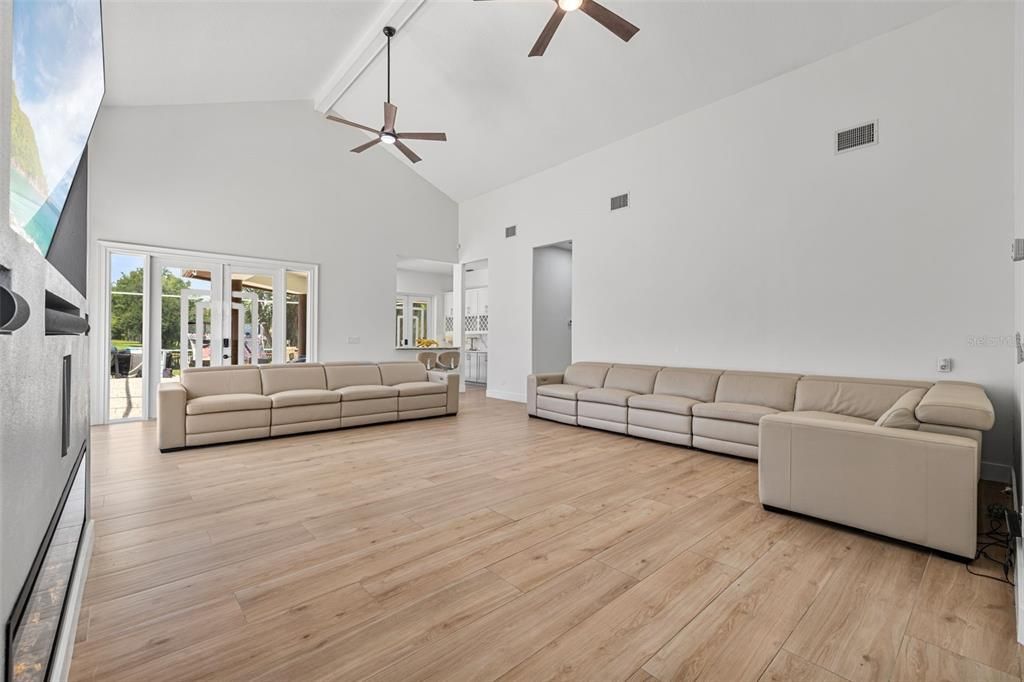 待售: $1,999,000 (4 贝兹, 3 浴室, 5220 平方英尺)