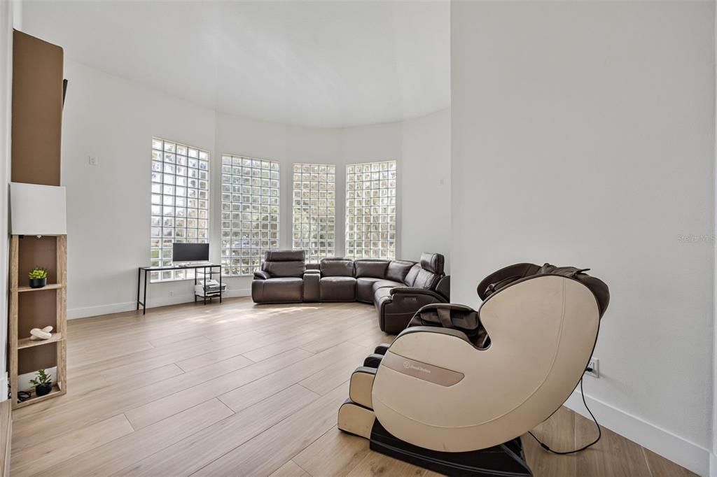 待售: $1,999,000 (4 贝兹, 3 浴室, 5220 平方英尺)