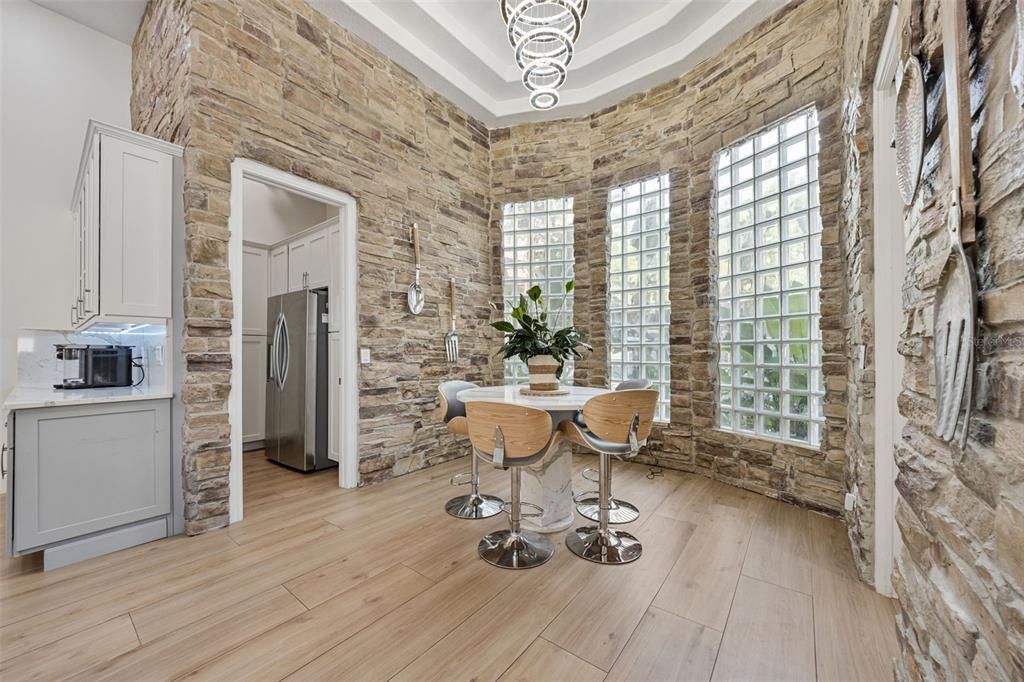 待售: $1,999,000 (4 贝兹, 3 浴室, 5220 平方英尺)