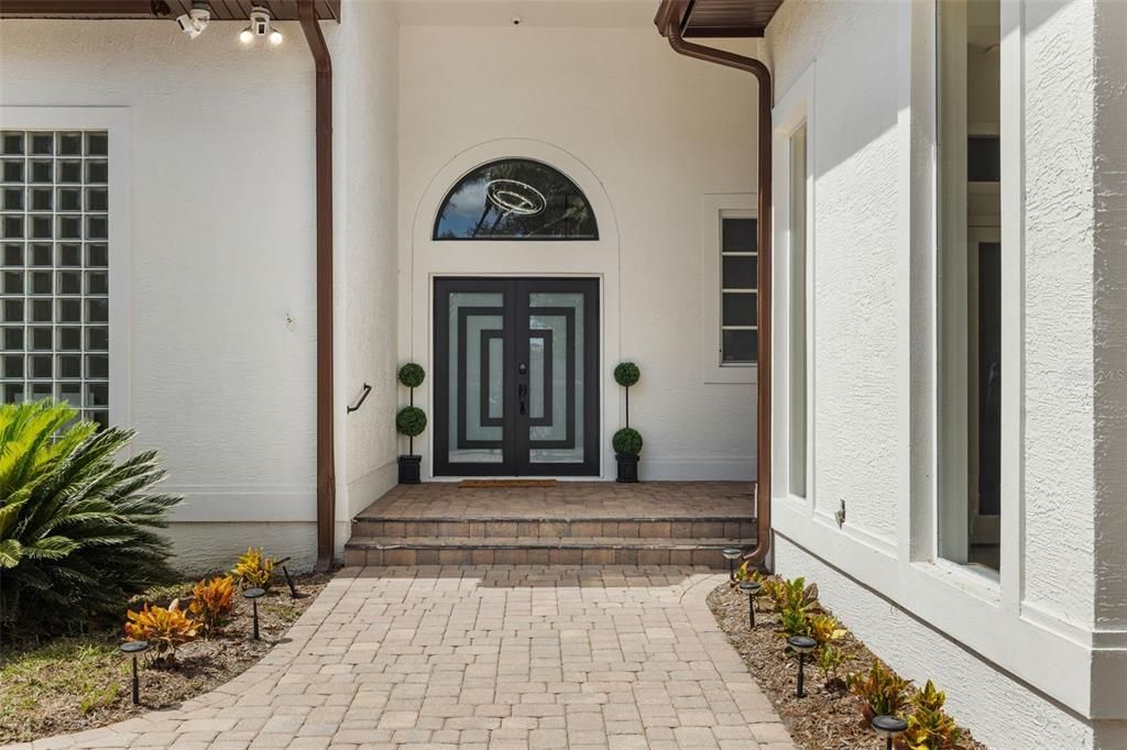 待售: $1,999,000 (4 贝兹, 3 浴室, 5220 平方英尺)