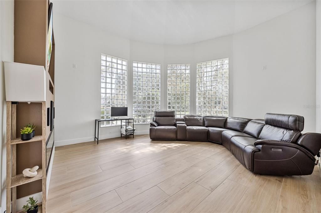 待售: $1,999,000 (4 贝兹, 3 浴室, 5220 平方英尺)