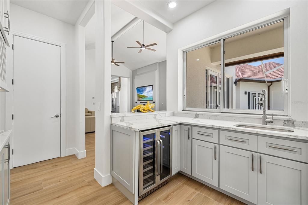 待售: $1,999,000 (4 贝兹, 3 浴室, 5220 平方英尺)