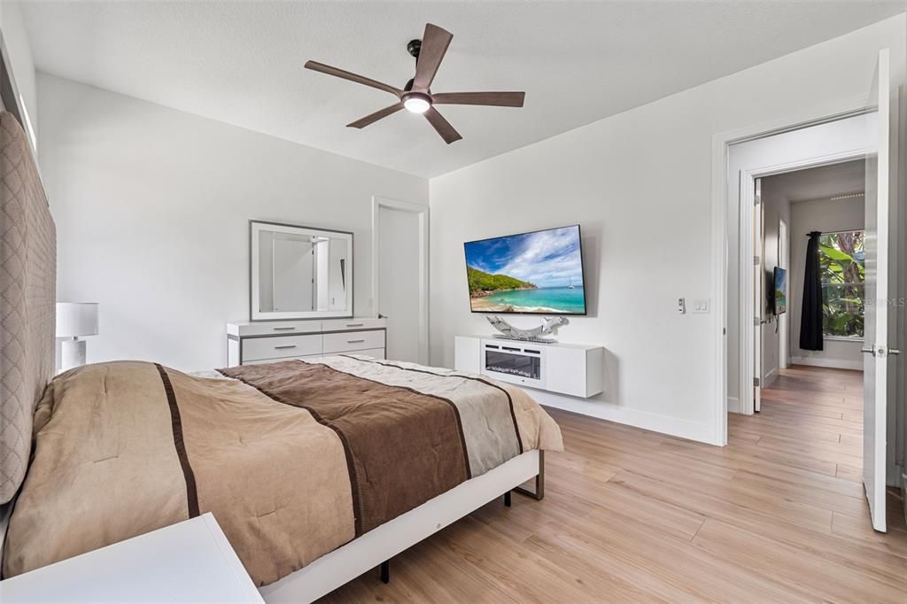 待售: $1,999,000 (4 贝兹, 3 浴室, 5220 平方英尺)