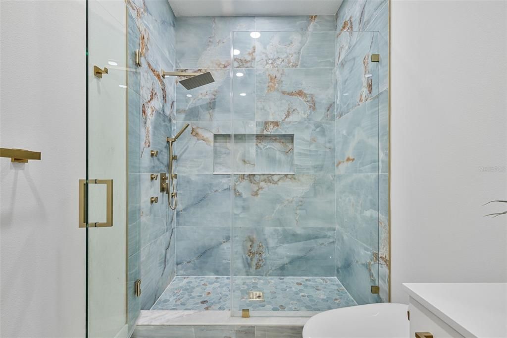 待售: $1,999,000 (4 贝兹, 3 浴室, 5220 平方英尺)