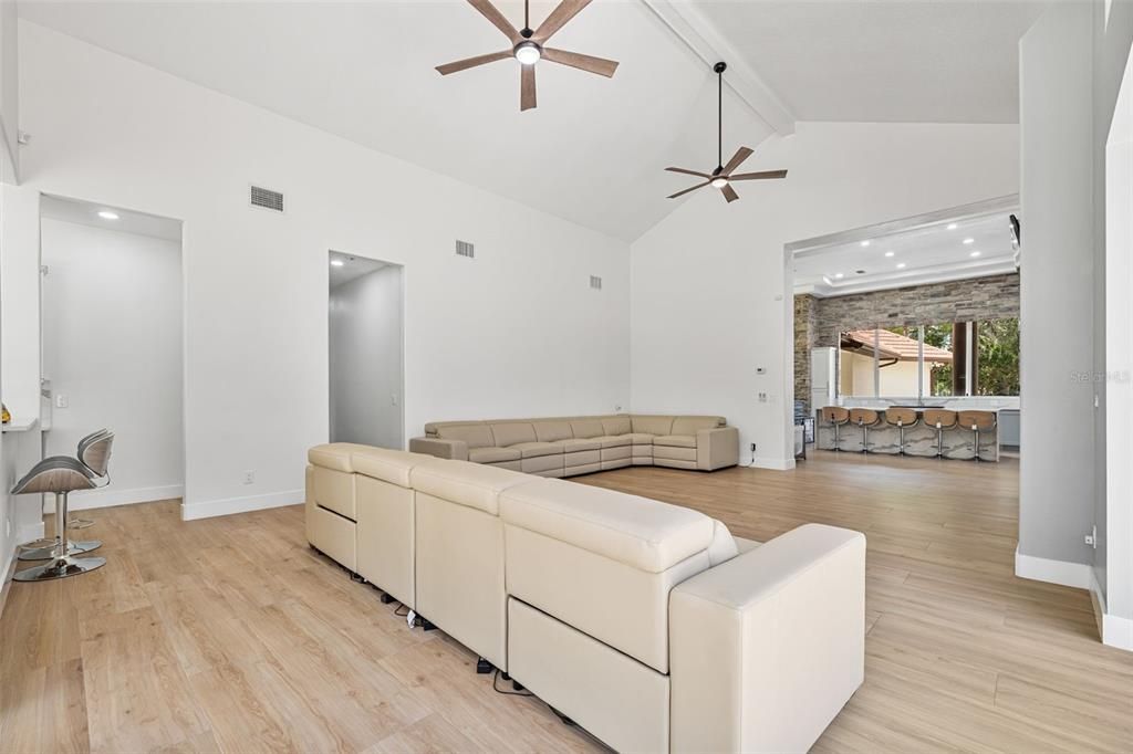 待售: $1,999,000 (4 贝兹, 3 浴室, 5220 平方英尺)