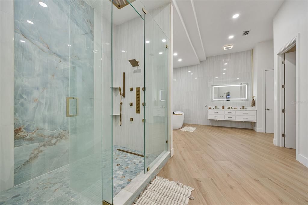 待售: $1,999,000 (4 贝兹, 3 浴室, 5220 平方英尺)