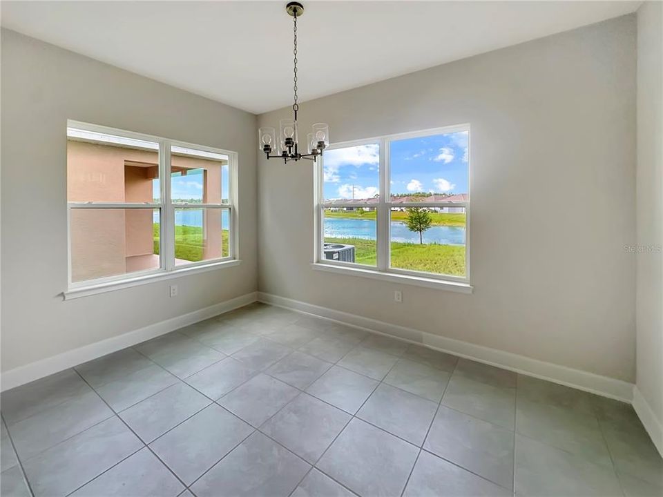 待售: $410,000 (4 贝兹, 2 浴室, 2202 平方英尺)