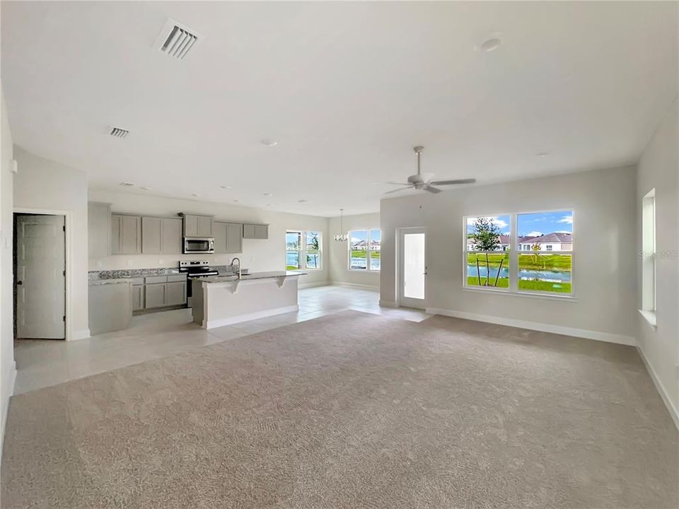 待售: $410,000 (4 贝兹, 2 浴室, 2202 平方英尺)