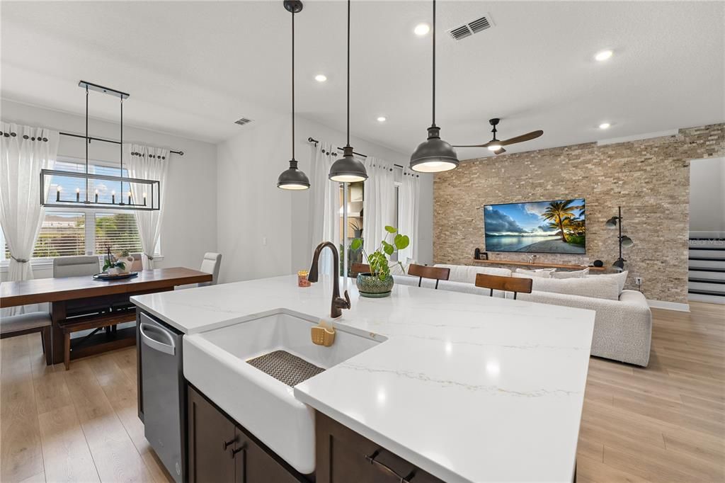 На продажу: $900,000 (5 спален, 4 ванн, 2856 Квадратных фут)