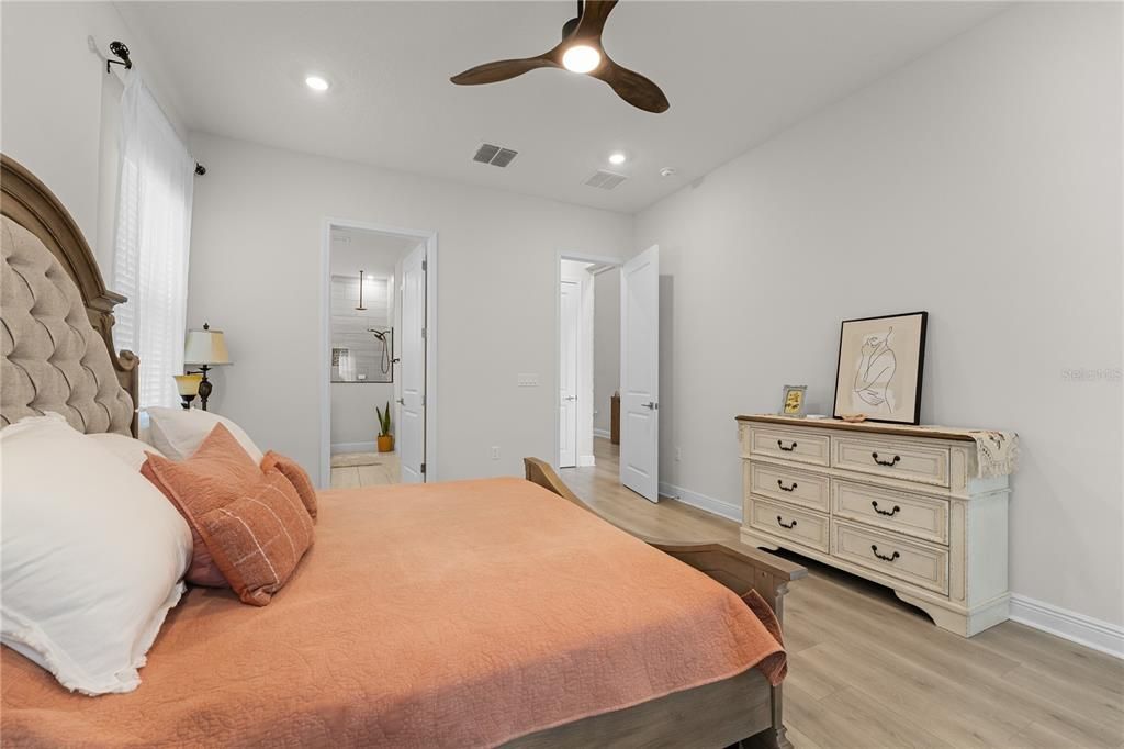 На продажу: $900,000 (5 спален, 4 ванн, 2856 Квадратных фут)