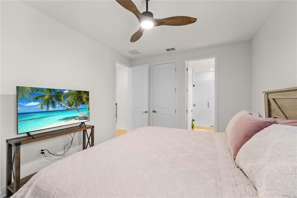 На продажу: $900,000 (5 спален, 4 ванн, 2856 Квадратных фут)